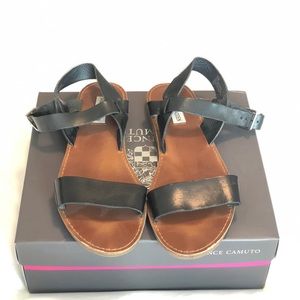 Steve Madden’s popular black sandal!
